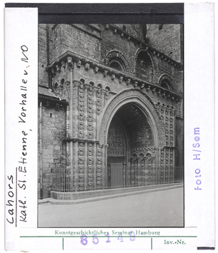 Vorschaubild Cahors: Kathedrale Saint-Etienne, Vorhalle von Nordosten 